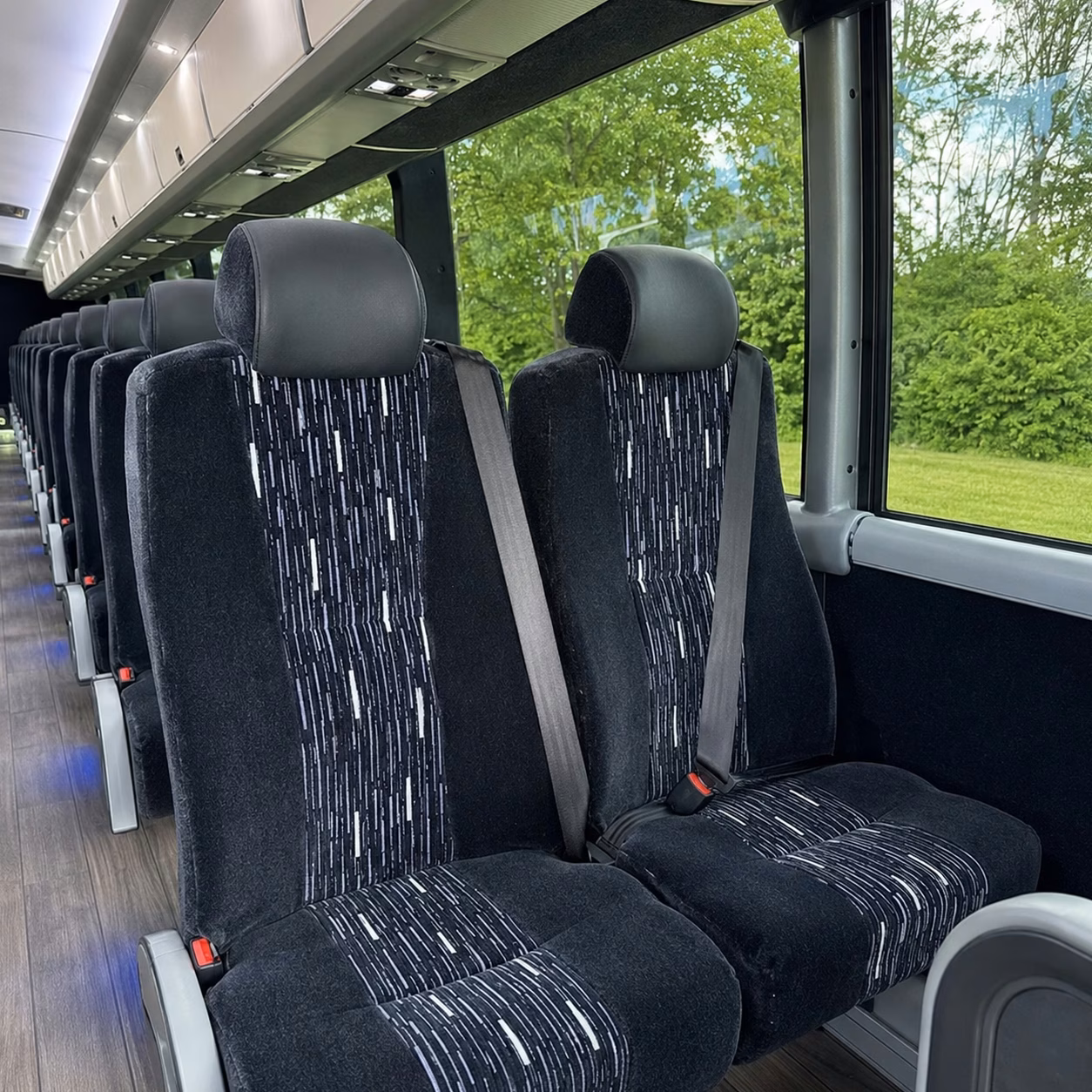 kentucky derby charter bus rentals in louisville