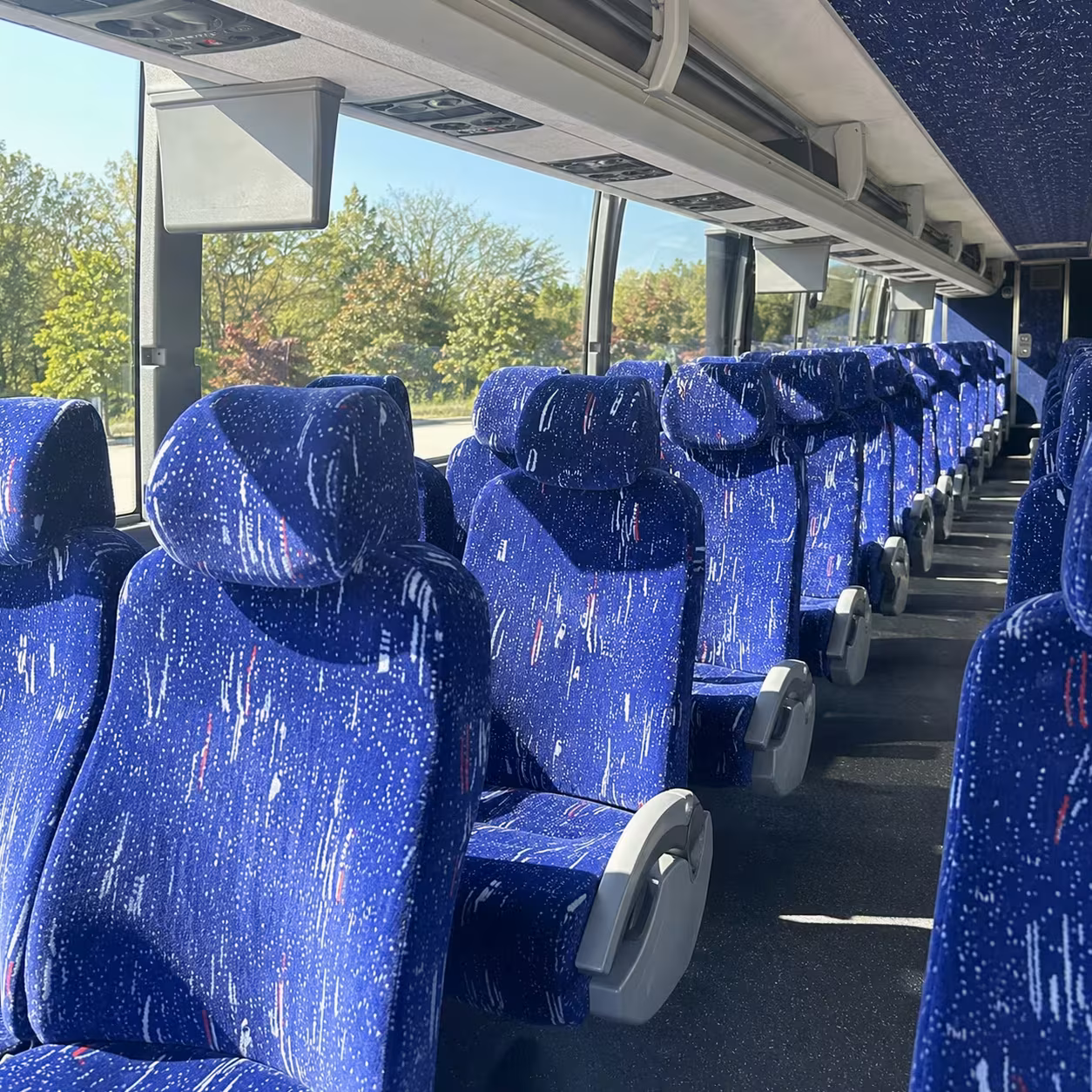 louisville charter bus rentals to and from sdf airport