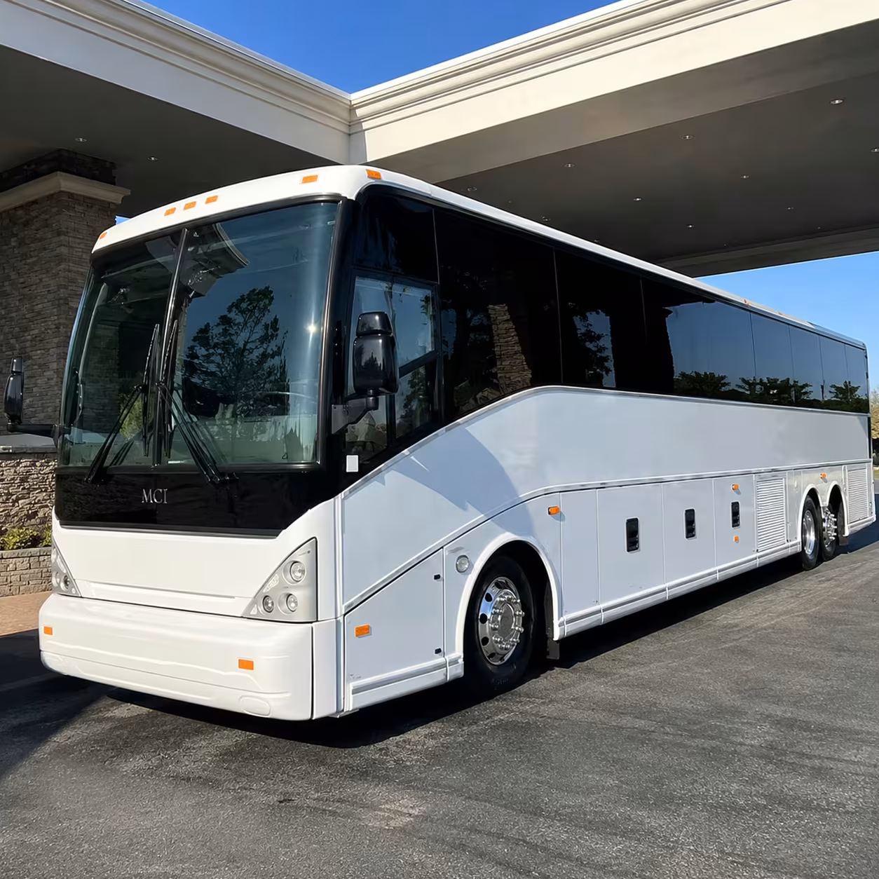 louisville group transportation to sdf airport for business travelers