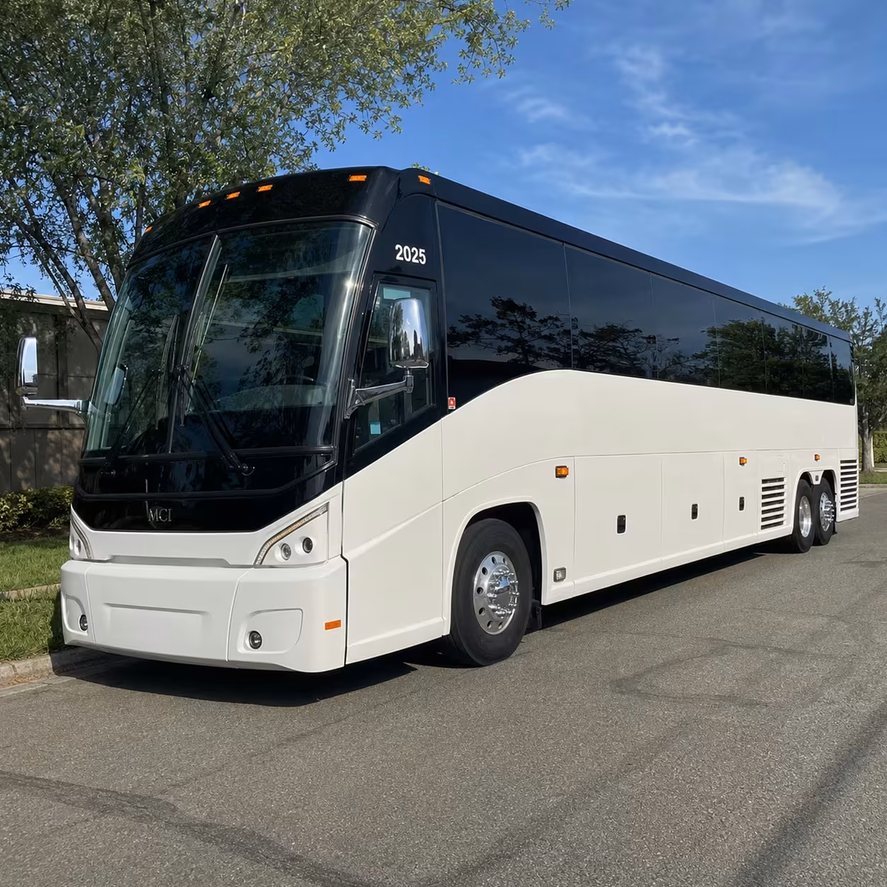 louisville shuttle buses to bourbon beyond and louder than life