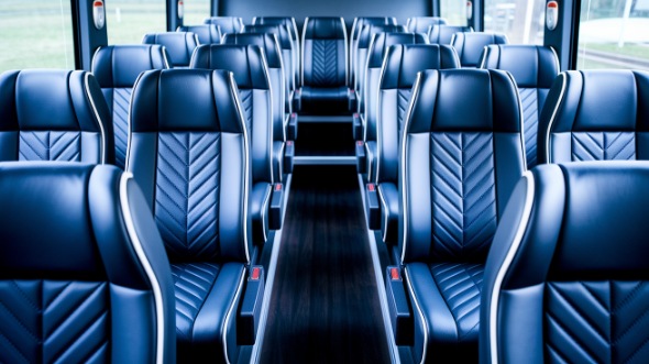 louisville 15 passenger minibus rental